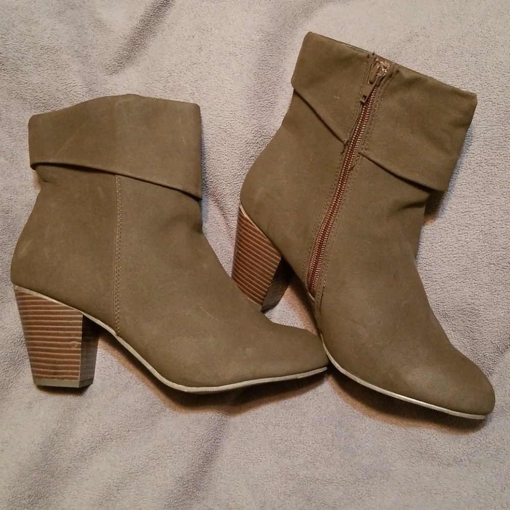 Avon Cushion Walk Booties
